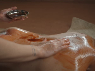 Faszien Therapie Kalari Marma Chikitsa Öle im Einsatz